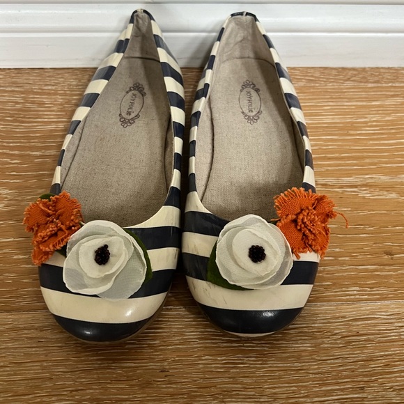 Joy Folie Ballet Flat Size 3.5 - Picture 3 of 4
